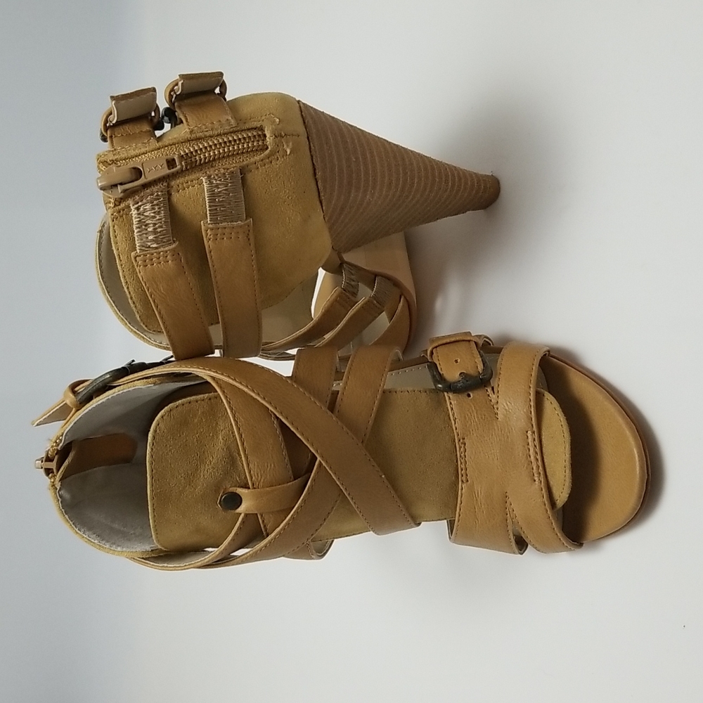 Shoes - Picture 2 of 4